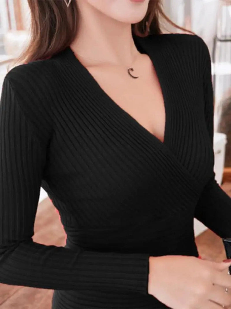 Magneve Valerie - deep V-neck pullover for women in cotton